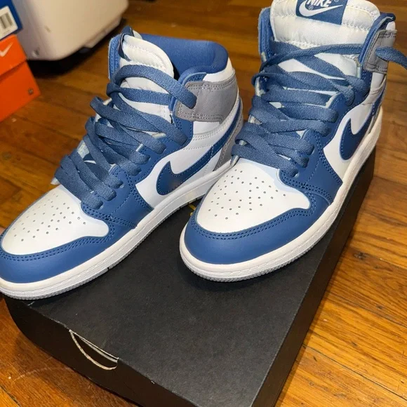 Nike Air Jordan 1 Retro High OG "True Blue" sneaker - Picture 6 of 6